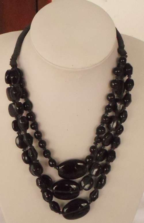 WOW !!!  BEAUTIFUL    COSTUME JEWELRY   NECKLACES