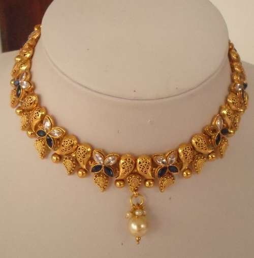 WOW !!!  BEAUTIFUL    COSTUME JEWELRY   NECKLACES