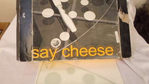 1 x  2 PIECE CHEESE SET KNIFE AND GLASS BOARD NEVER BEEN USED