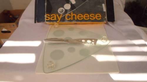 1 x  2 PIECE CHEESE SET KNIFE AND GLASS BOARD NEVER BEEN USED