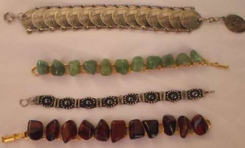 WOW!!!!!!!!!  4 X  BEAUTIFUL COSTUME VINTAGE BRACELETS