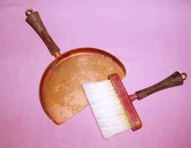 COLLECTABLE VINTAGE CRUM SCOOP AND BRUCH