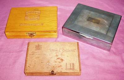 3 OLD CIGAR BOXES (ONE OF TIPE OF  METEL AND 2 OF WHOOD
