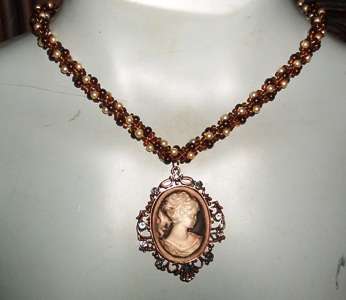 EXQUISITE NECKLACE (NO WORDS TO DESCRIBE)