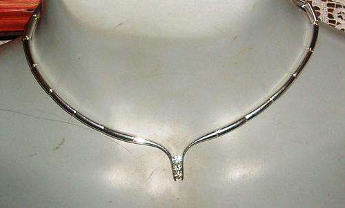 EXQUISITE NECKLACE (NO WORDS TO DESCRIBE)STYLISH!!!!!!!!!!!!!