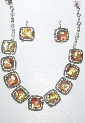 EXQUISITE  NECKLACE WITH SPARKLING  RED ORANJE STONES
