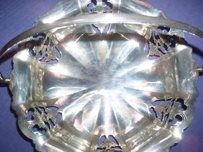 ***      VERY NICE SILVER PLATED BASKET   WITH HANDEL  ***