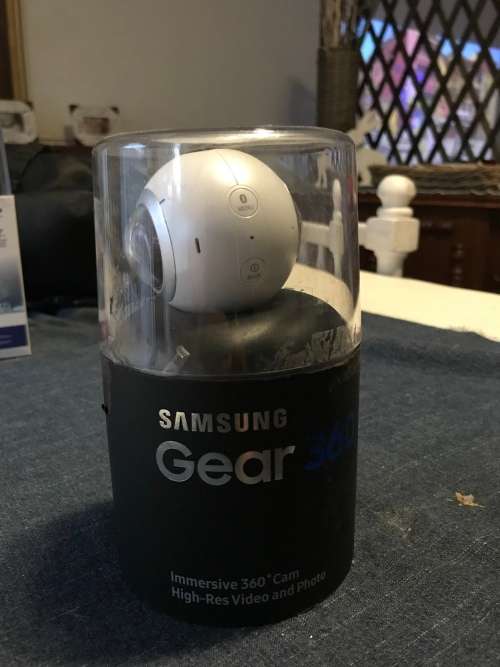 Samsung gear 360 camera