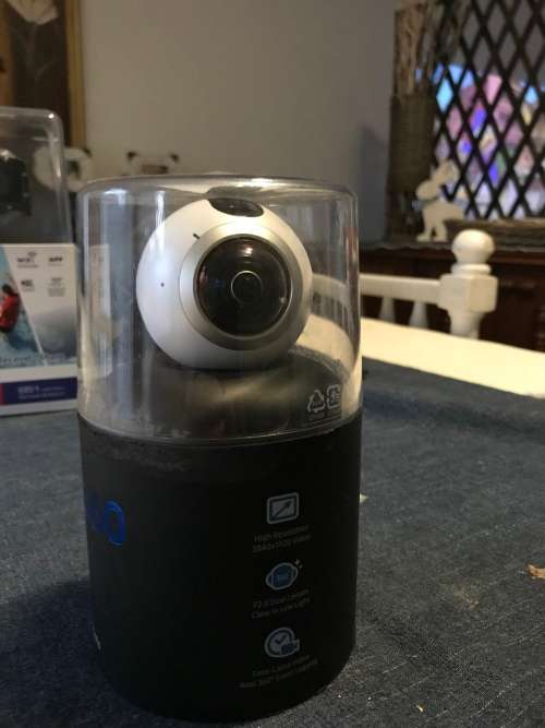 Samsung gear 360 camera