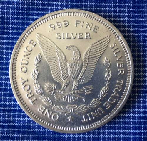 1oz Silver "E Pluribus Unum" 99.999 Fine silver 1981