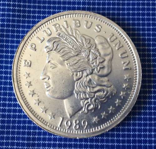 1oz Silver "E Pluribus Unum" 99.999 Fine silver 1981