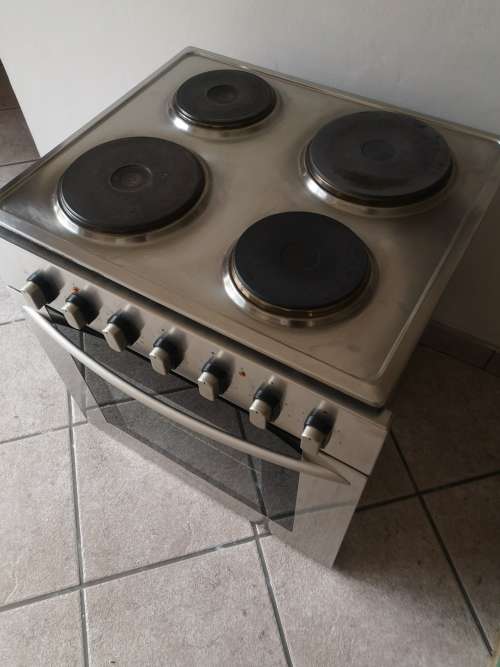 Kelvinator Hob and Oven 60cm