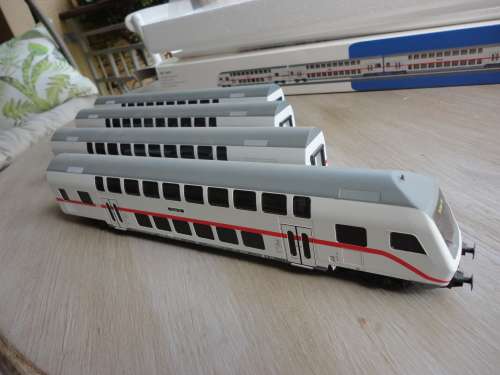 Marklin IC Locomotive and Coaches HO BR 146.5 Der DB AG  ART:36620 & 43476