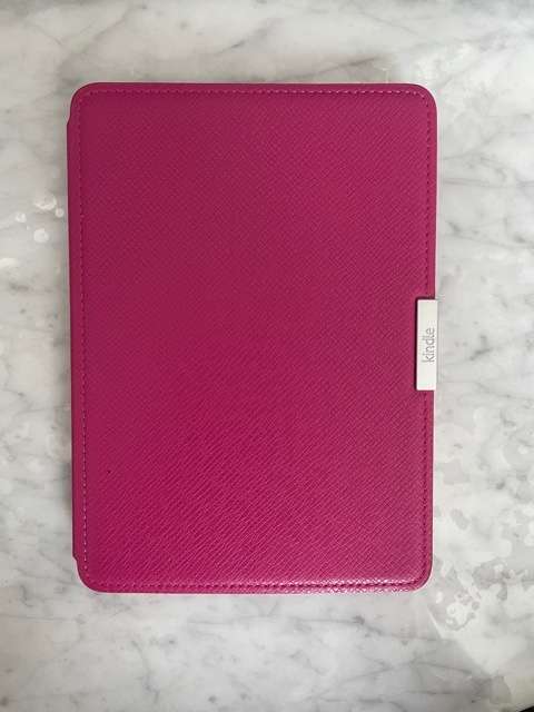 KINDLE PAPERWHITE 6` 3G AND WIFI - 9/10 - INCLUDED PINK AUTHENTIC AMAZON KINDLE LEATHER CASE