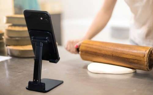 High Quality Adjustable Mobile and Tablet Stand / Desktop Phone / Tablet Holder