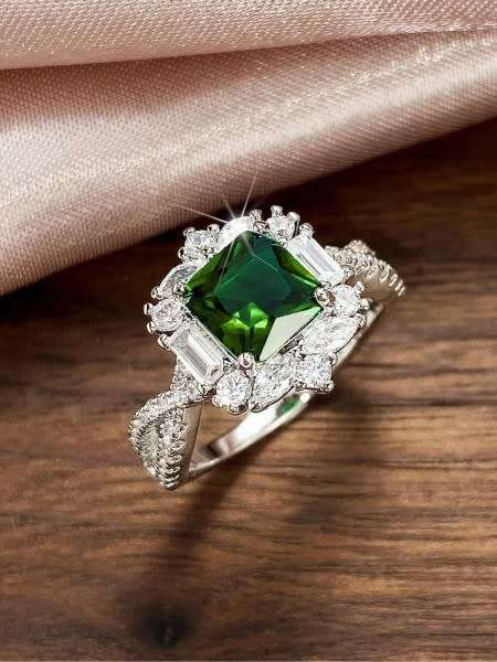 Stunning  Green Emerald & Rhinestone Silver Filled Ring