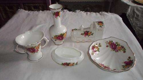 STUNNING COTTAGE ROSE ITEMS