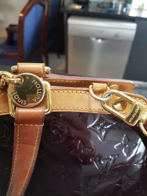 LOUIS VUITTON Vernis Brea MM Amarante Handbag