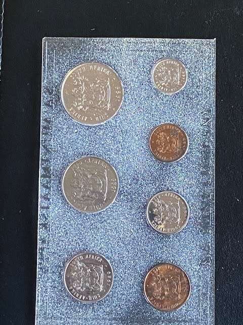 1989 South Africa Uncirculated Coin Set with Nickel R1. Scarcer 5 cent coin. Mintage 13150 in UNC