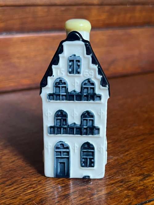 KLM House 18