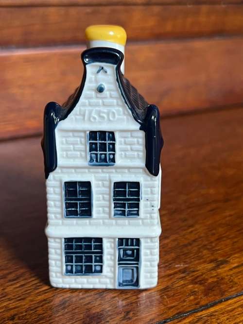 KLM House 16