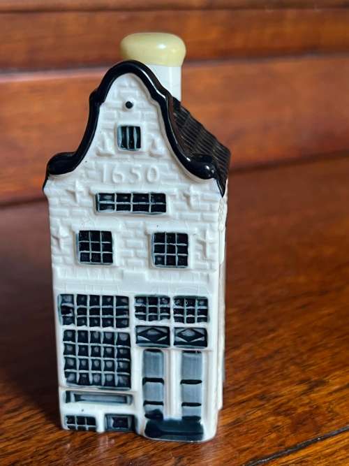 KLM House 12