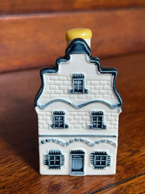 KLM House 1