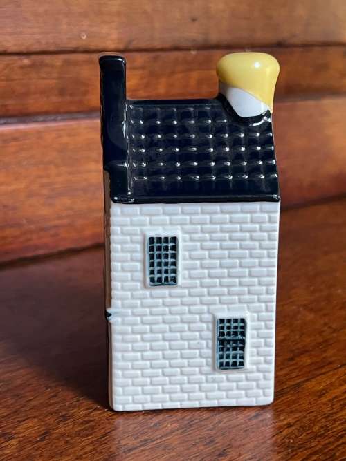 KLM House 23