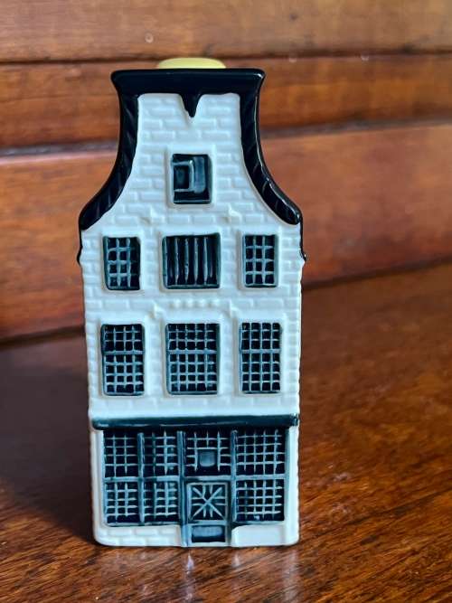 KLM House 23