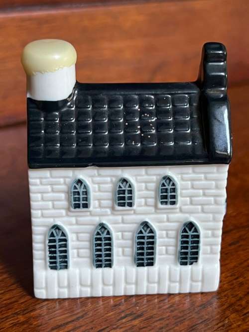 KLM House 7