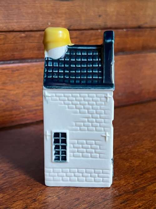 KLM House 9