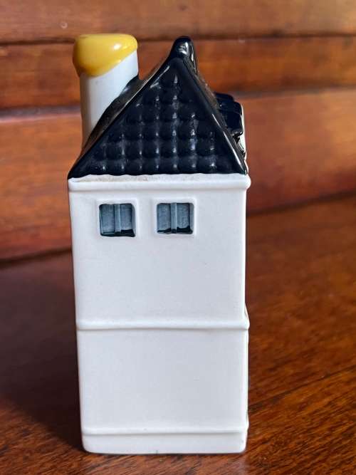 KLM House 48