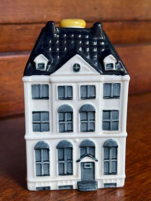 KLM House 48