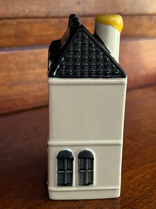 KLM House 48