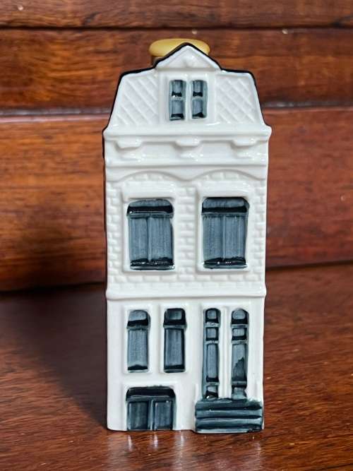 KLM House 71