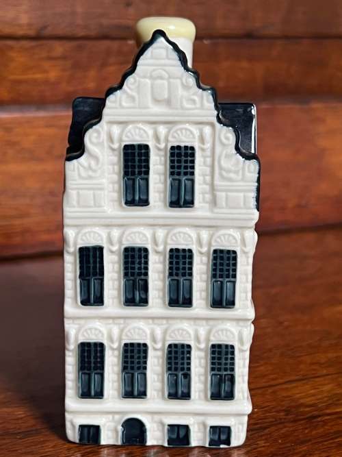 KLM House 81