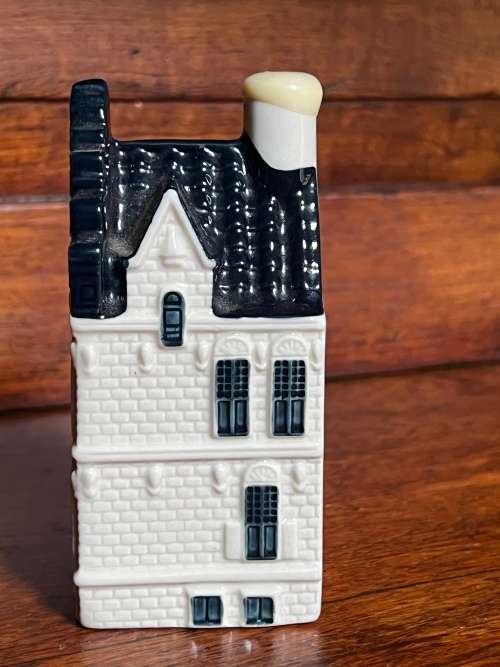 KLM House 81