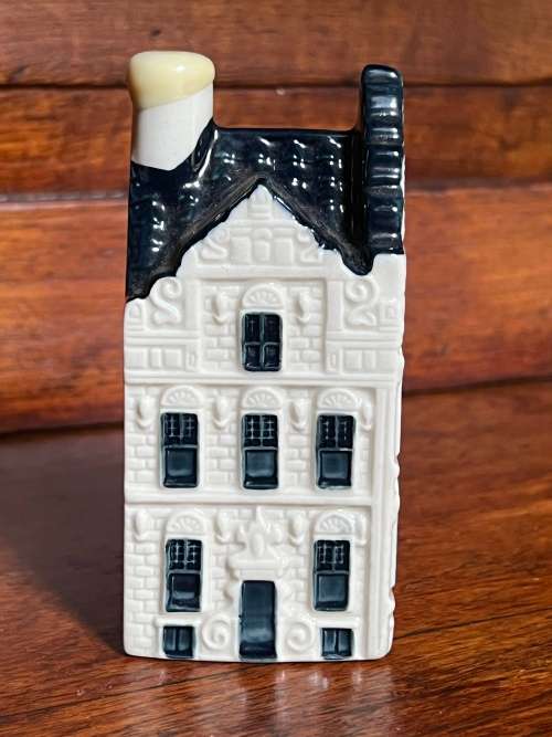 KLM House 81