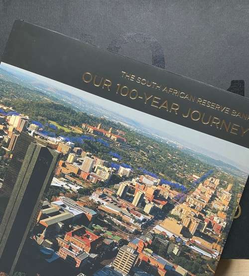 SOUTH AFRICA RESERVE BANK, 100 YEAR JOURNEY 1921-2021 - HARD COVER BOOK, OVER 200 PAGES