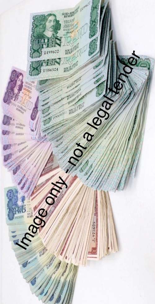 South Africa Bank Notes. Set of 4 notes. One Of Each, R10, R5, R2 and R1 notes. All in VF condition.