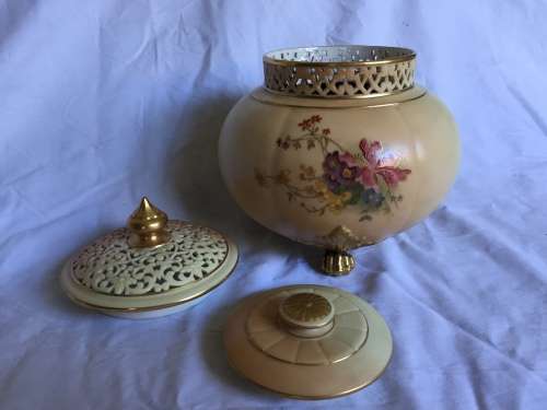 Royal Worcester blush ivory pot pourri jar