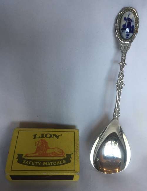2 antique English, 1 Dutch and 1 Roman style silver teaspoons