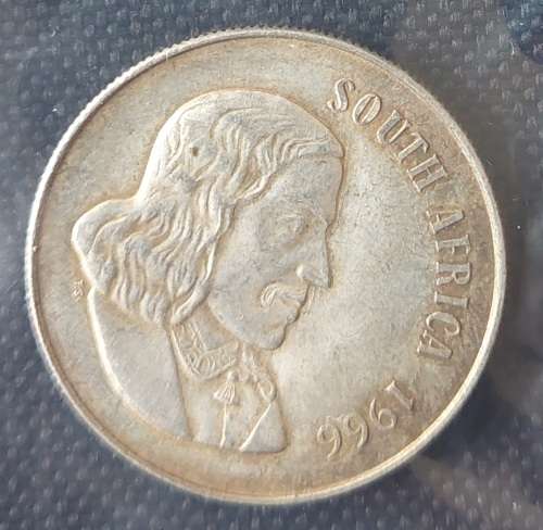 L@@k   1 x  Very Good condition,1966 SILVER 1 RAND Coin