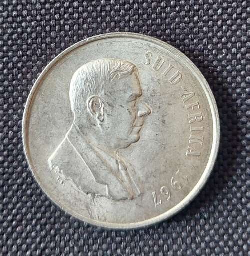 L@@k   1 x  Very Good condition,1967 SILVER 1 RAND Coin