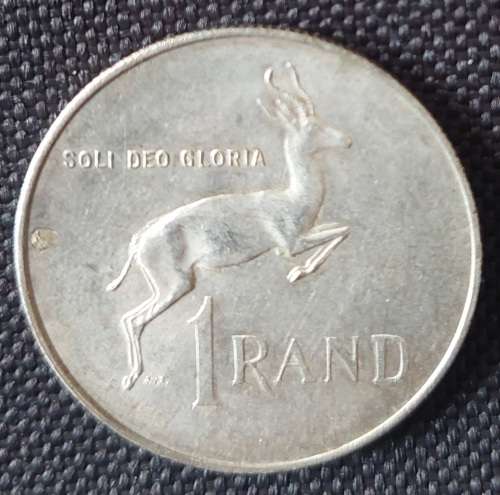 L@@k   1 x  Very Good condition,1967 SILVER 1 RAND Coin
