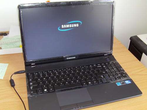 Samsung  NP300E5C Notebook
