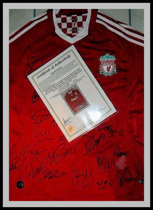 LIVERPOOL 2009/2010 SQUAD SIGNED HOME JERSEY WITH COA