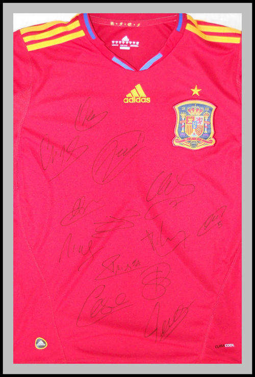 SPAIN SQUAD SIGNED SHIRT WITH CERTIFICATE OF AUTHENTICITY