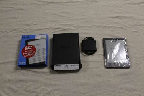 Amazon Kindle 6" E-Reader, 8th Generation 2016 Model (WiFi Only) - Black