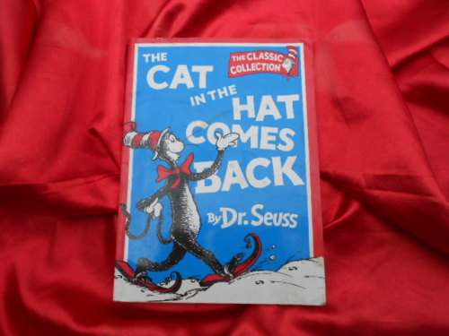 "The Cat in the Hat Comes Back". Dr. Seuss. Soft cover. Condition: very good
